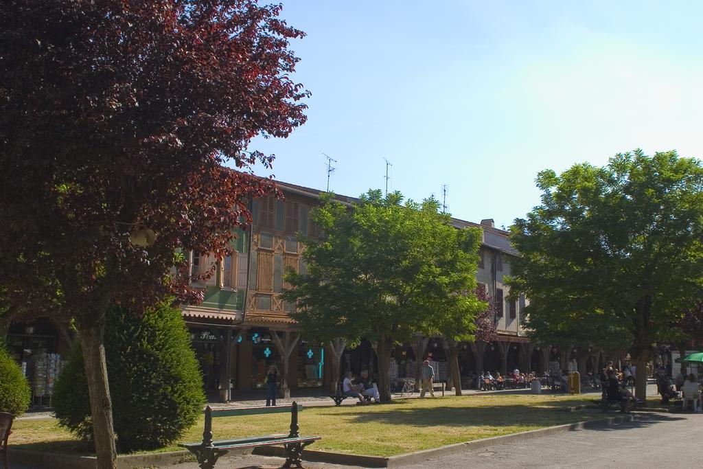 Hotel Le Commerce Mirepoix  Eksteriør billede